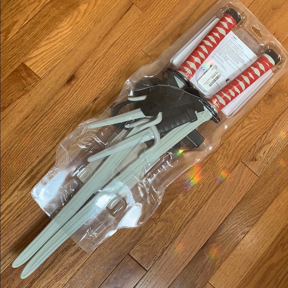 Halloween swords, knifes, and back knife holsters. - Picture 3 of 3